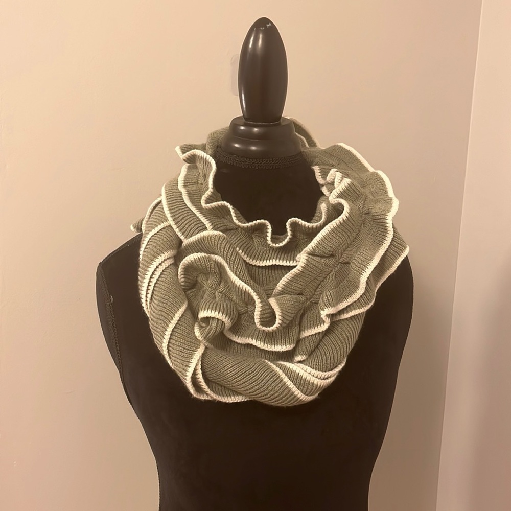 Adrienne Vittadini Gray Ruffled Scarf